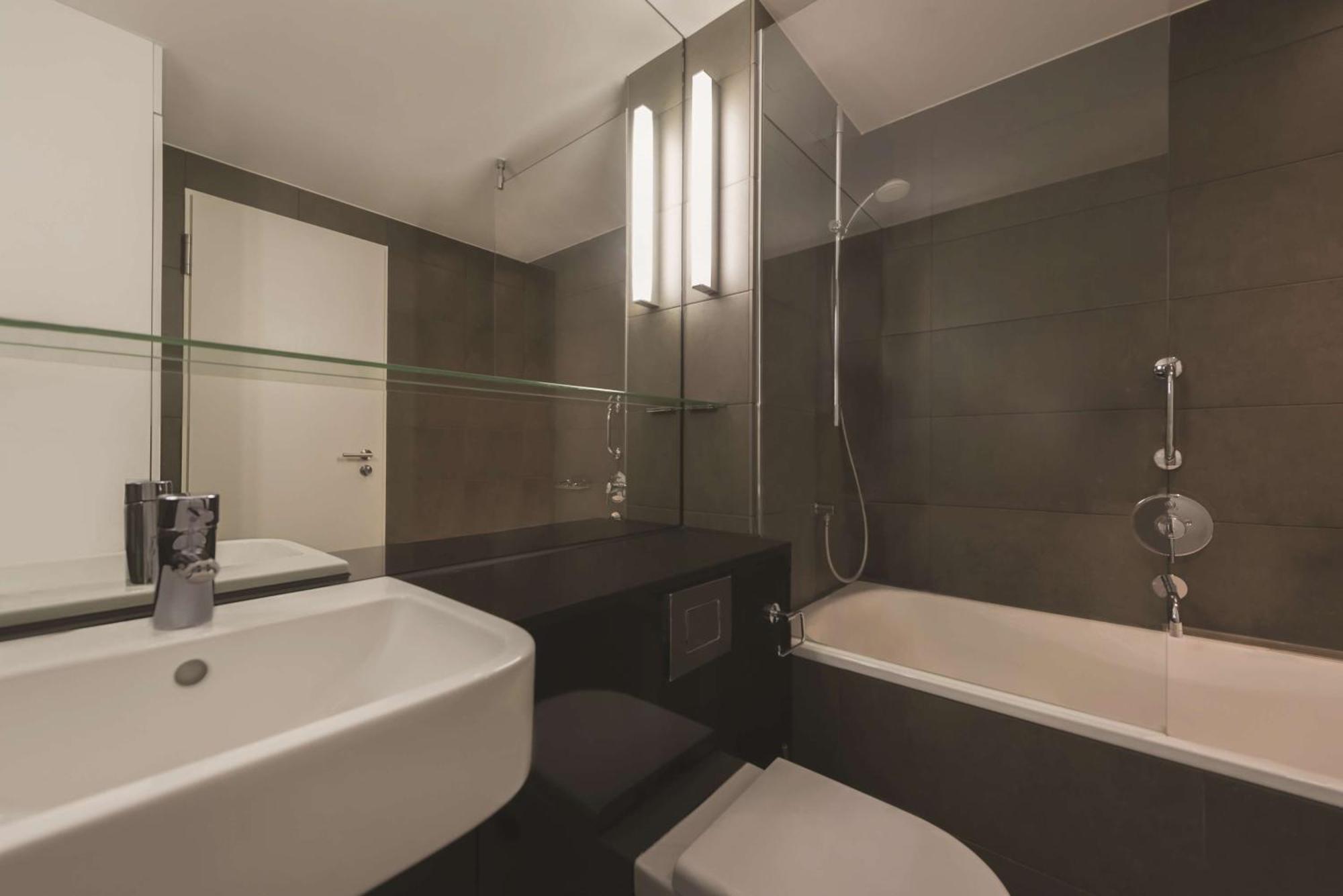Lejlighedshotel Adina Michel 4*